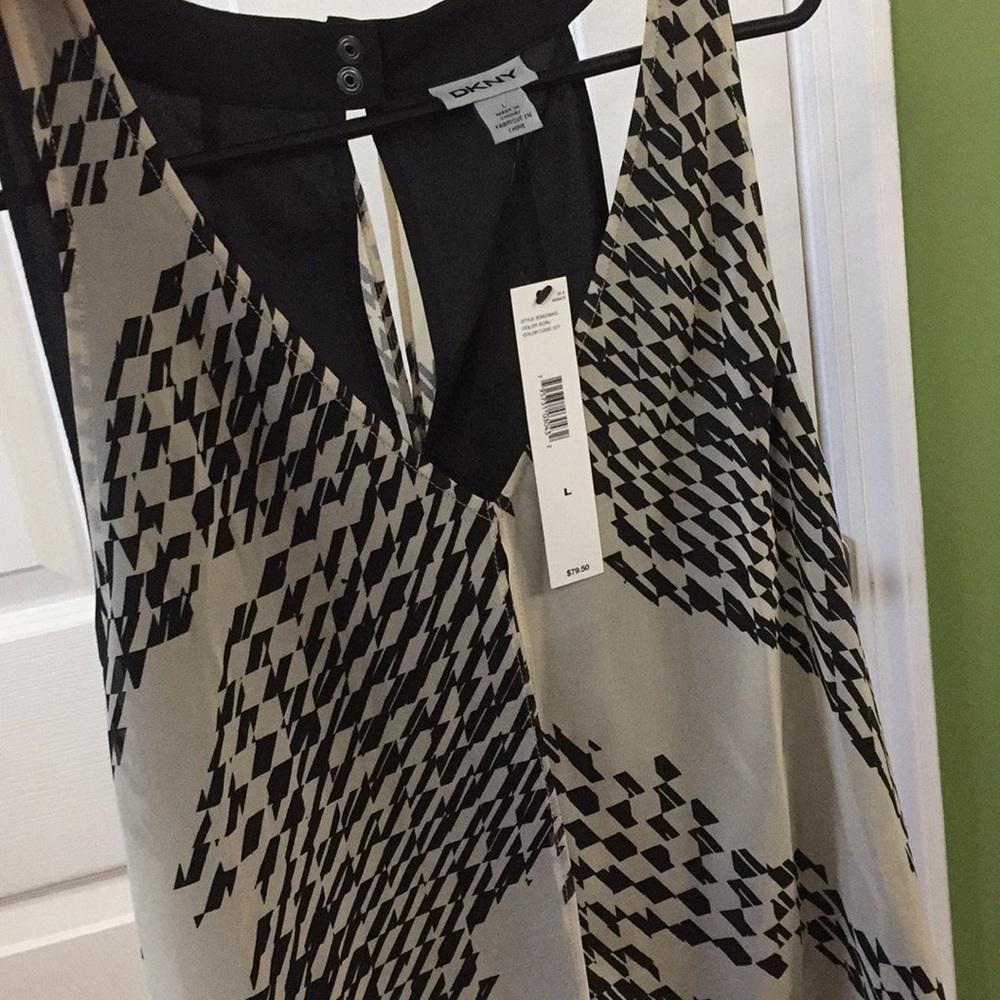 Brand new with tags! Ladies DKNY cute top!